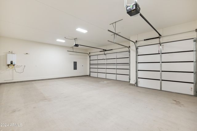 915 W ARDMORE Road 11, Phoenix, AZ 85041