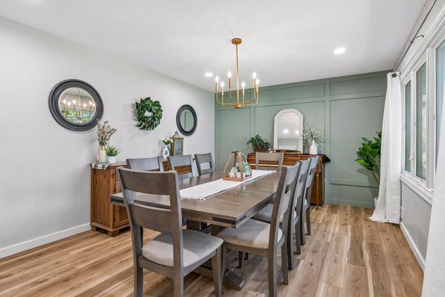 1105 Lakeview Drive, Burnsville, MN 55337