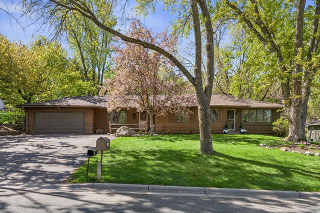 1105 Lakeview Drive, Burnsville, MN 55337
