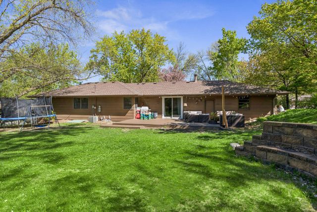 1105 Lakeview Drive, Burnsville, MN 55337