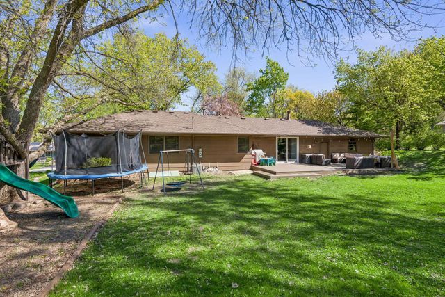1105 Lakeview Drive, Burnsville, MN 55337