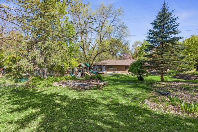 1105 Lakeview Drive, Burnsville, MN 55337