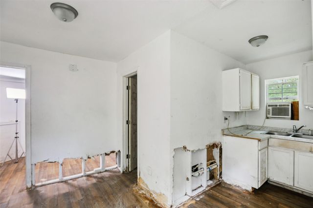 242 Bishop, Livingston, TX 77351