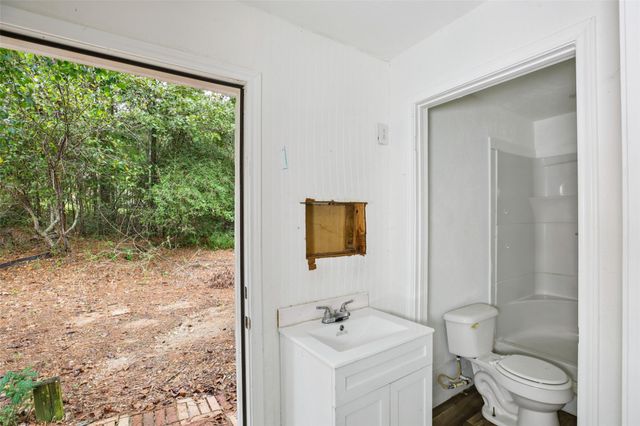 242 Bishop, Livingston, TX 77351