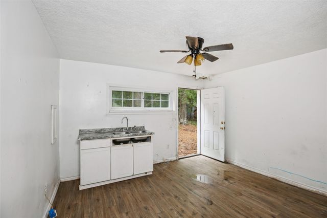 242 Bishop, Livingston, TX 77351