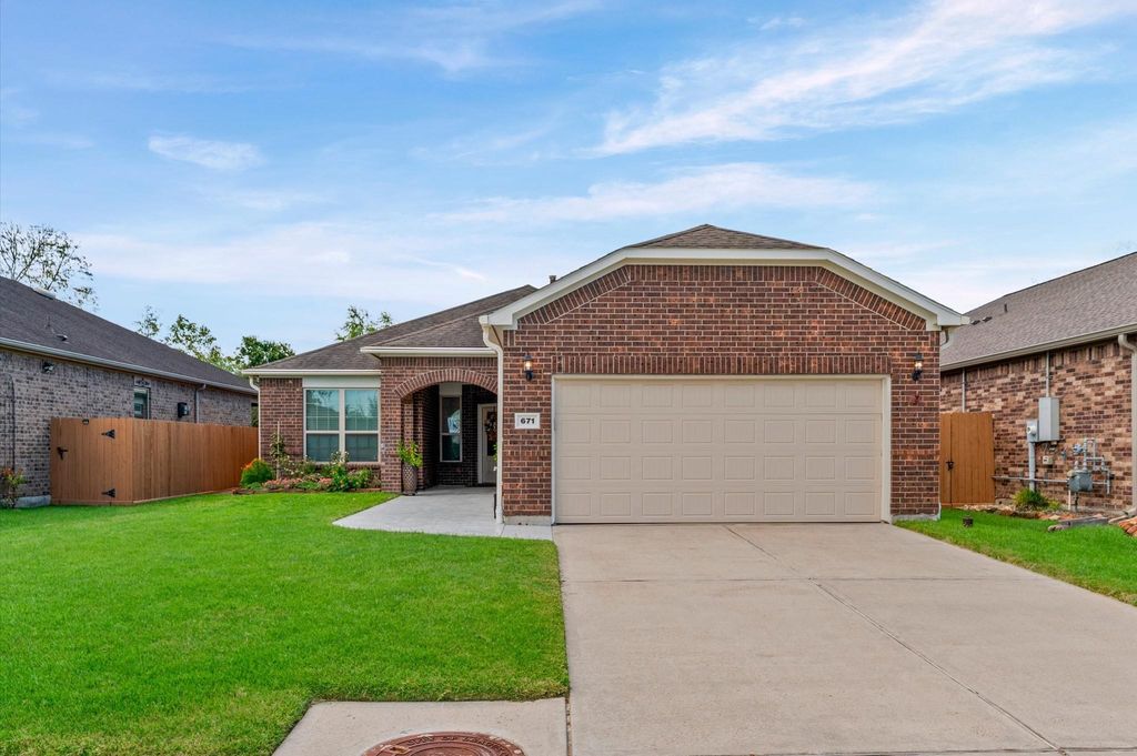 671 Tenuta Lane, League City, TX 77573