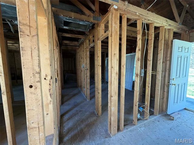 3495 Miles Station Road, Brighton, IL 62012