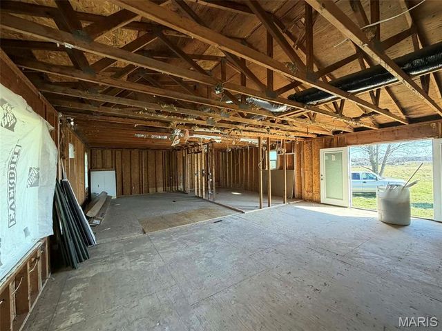 3495 Miles Station Road, Brighton, IL 62012