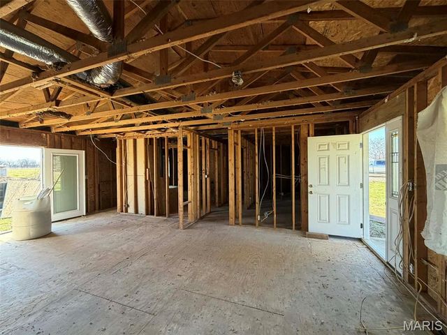 3495 Miles Station Road, Brighton, IL 62012