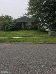 46 PARISH LN, Willingboro, NJ 08046