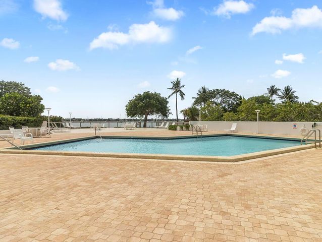5600 N Flagler Drive 1501, West Palm Beach, FL 33407