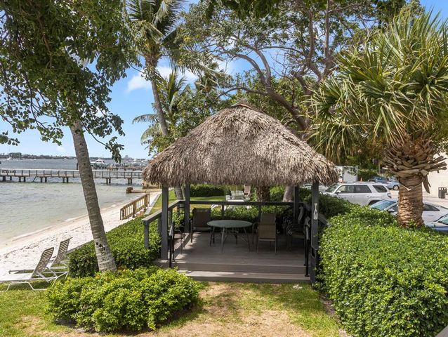 5600 N Flagler Drive 1501, West Palm Beach, FL 33407