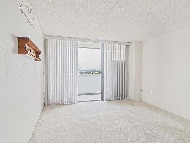 5600 N Flagler Drive 1501, West Palm Beach, FL 33407