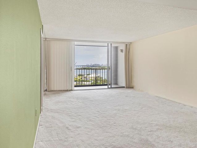 5600 N Flagler Drive 1501, West Palm Beach, FL 33407
