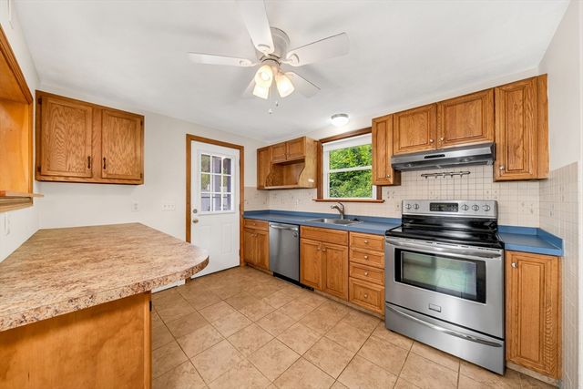 17 Dale Cir., Waltham, MA 02451