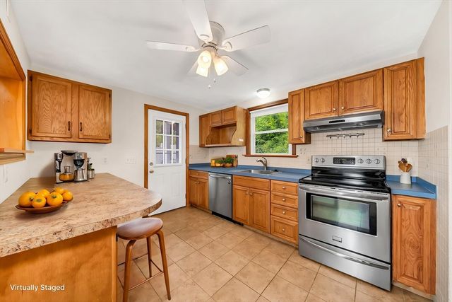 17 Dale Cir., Waltham, MA 02451