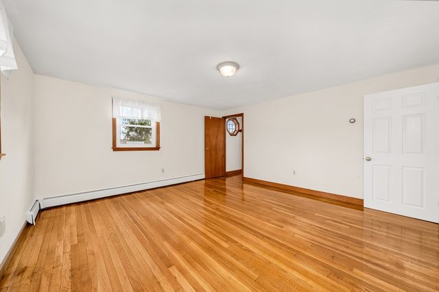 17 Dale Cir., Waltham, MA 02451