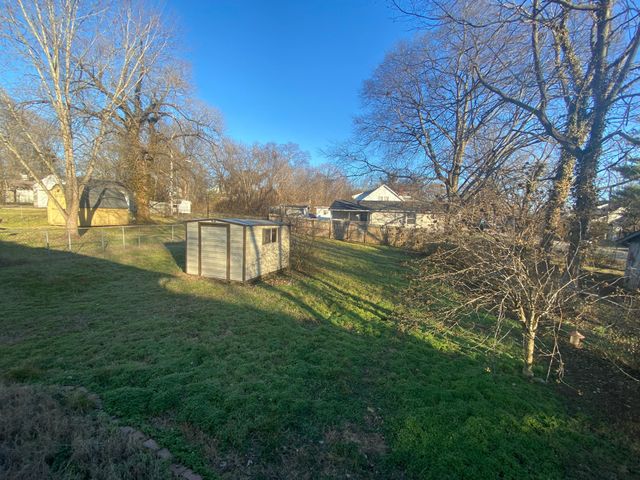 1003 N 16th St, Nashville, TN 37206