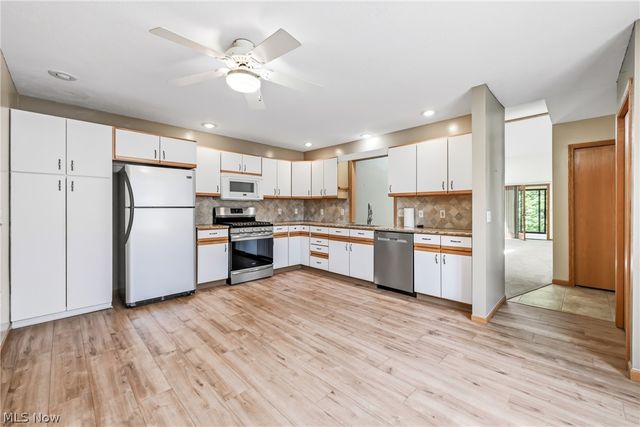 1453 Tripodi Circle C, Niles, OH 44446