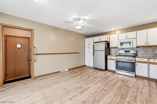 1453 Tripodi Circle C, Niles, OH 44446