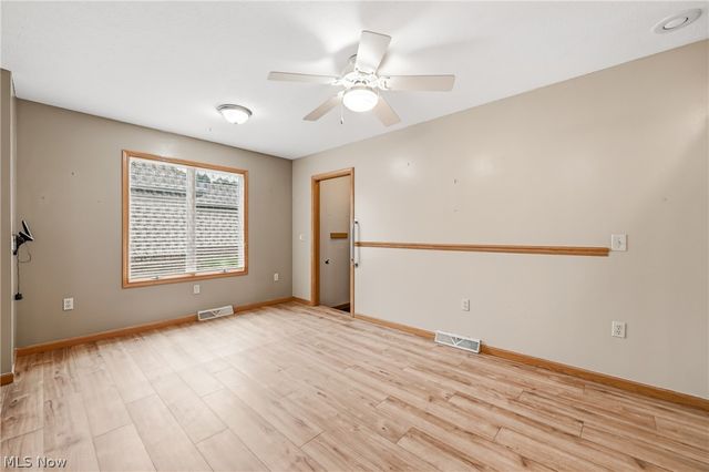 1453 Tripodi Circle C, Niles, OH 44446