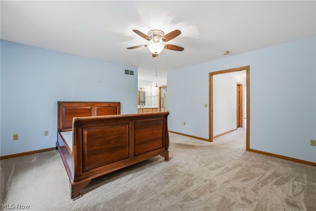 1453 Tripodi Circle C, Niles, OH 44446