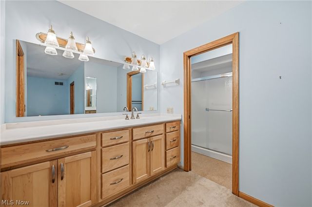 1453 Tripodi Circle C, Niles, OH 44446
