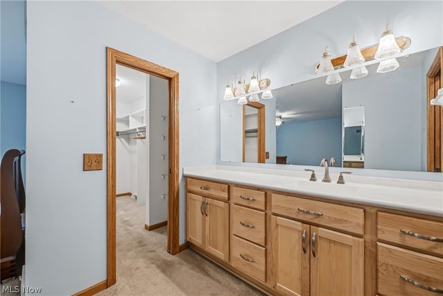 1453 Tripodi Circle C, Niles, OH 44446