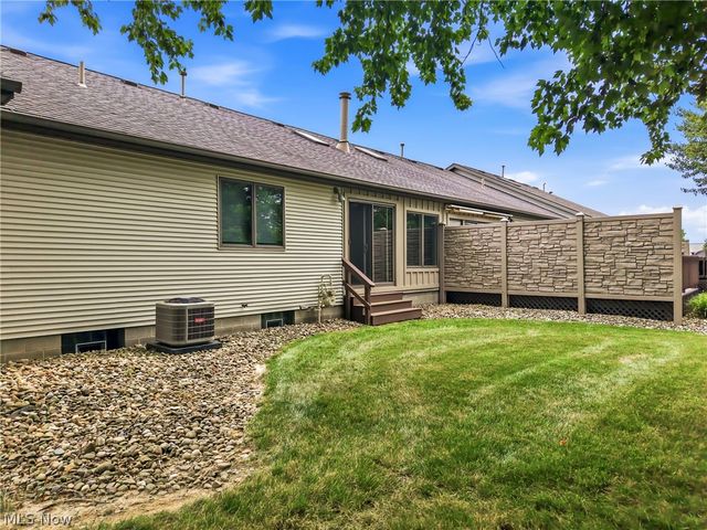 1453 Tripodi Circle C, Niles, OH 44446