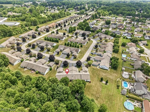1453 Tripodi Circle C, Niles, OH 44446