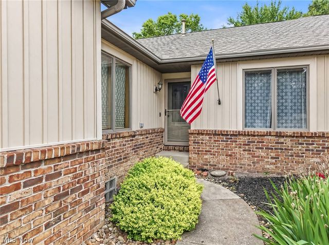 1453 Tripodi Circle C, Niles, OH 44446