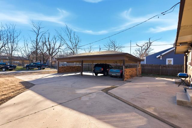 1842 S Silver St, Wichita, KS 67213