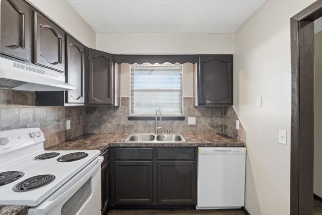 1842 S Silver St, Wichita, KS 67213