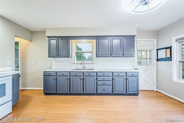 4141 Van Amberg Road, Brighton, MI 48114