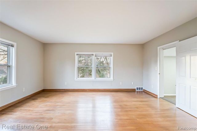 4141 Van Amberg Road, Brighton, MI 48114