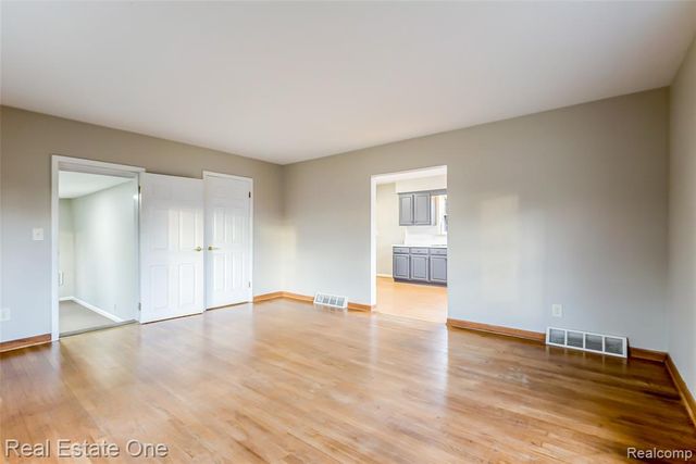 4141 Van Amberg Road, Brighton, MI 48114