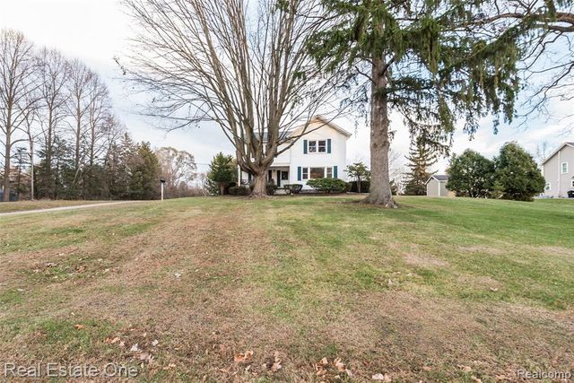 4141 Van Amberg Road, Brighton, MI 48114
