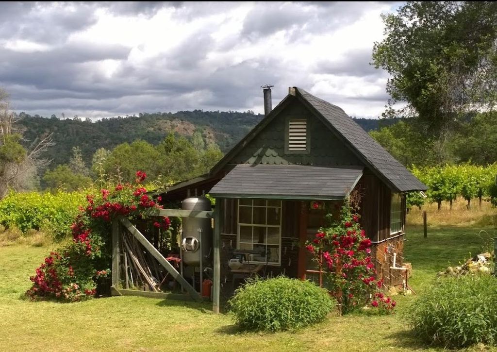 Image 8 of property listing at 49610 House Ranch Road, O Neals, CA 93645