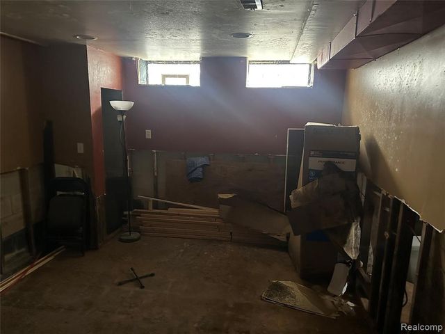 19131 Stansbury Street, Detroit, MI 48235