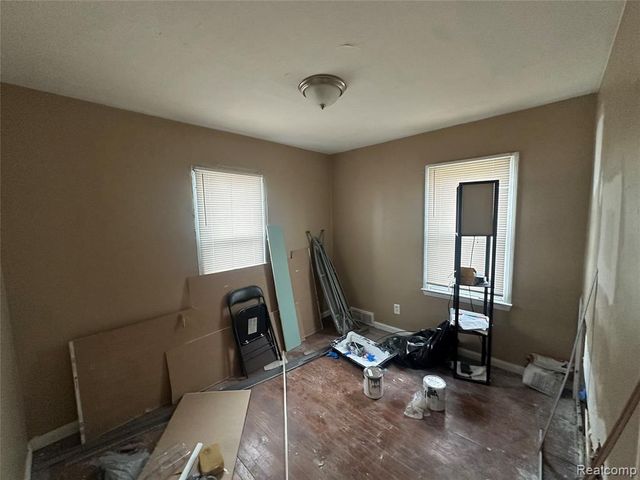 19131 Stansbury Street, Detroit, MI 48235