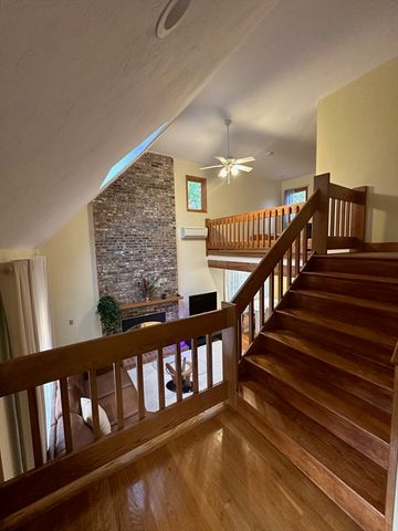 251 Cox St, Hudson, MA 01749