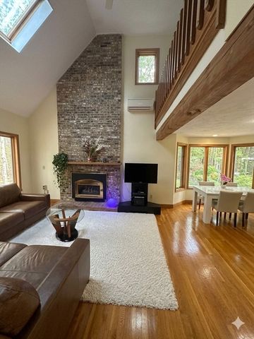 251 Cox St, Hudson, MA 01749