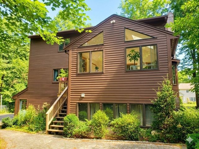 251 Cox St, Hudson, MA 01749
