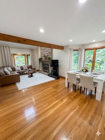 251 Cox St, Hudson, MA 01749