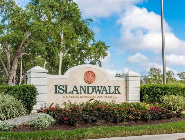 3006 Futuna LN, Naples, FL 34119