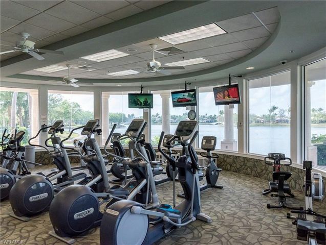 3006 Futuna LN, Naples, FL 34119