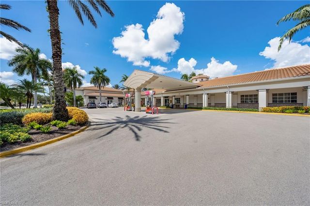3006 Futuna LN, Naples, FL 34119
