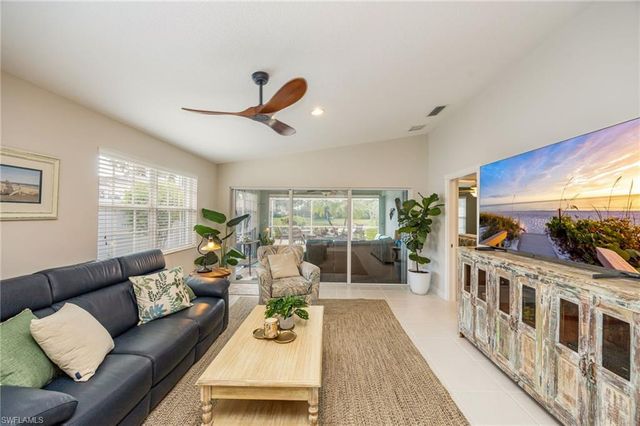 3006 Futuna LN, Naples, FL 34119