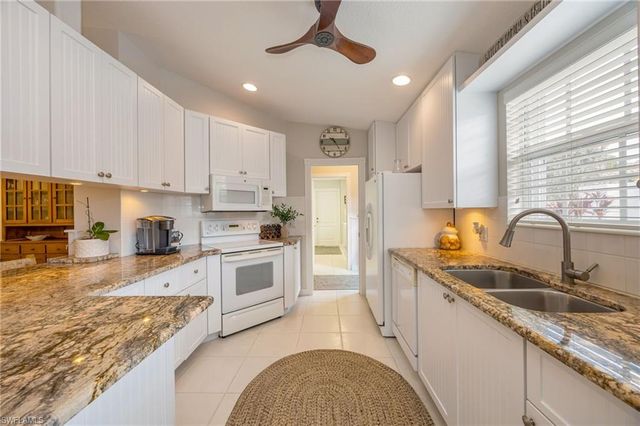 3006 Futuna LN, Naples, FL 34119