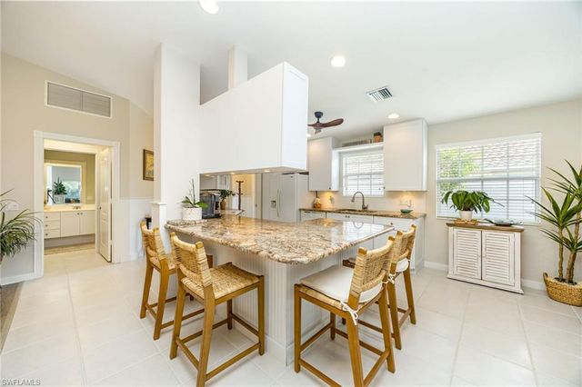 3006 Futuna LN, Naples, FL 34119